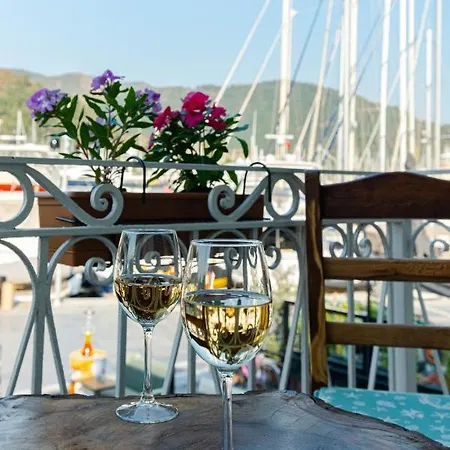 Otel Rain And Food 3*