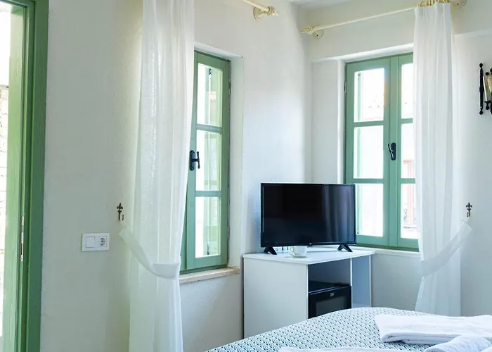 מלון Rain And Food