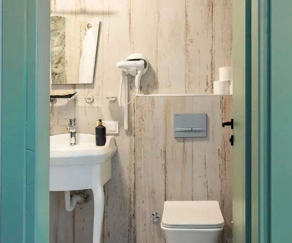 Rain And Food 3* מרמריס