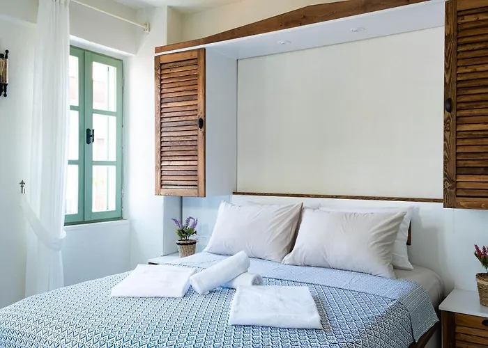 מלון Rain And Food 3*