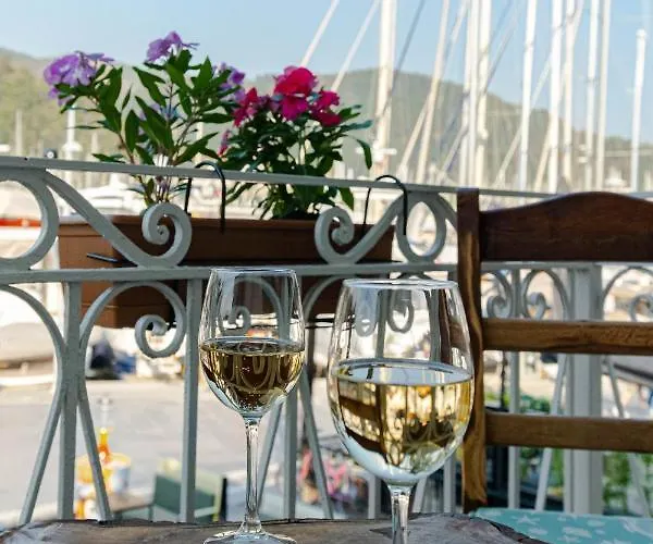 מלון Rain And Food מרמריס