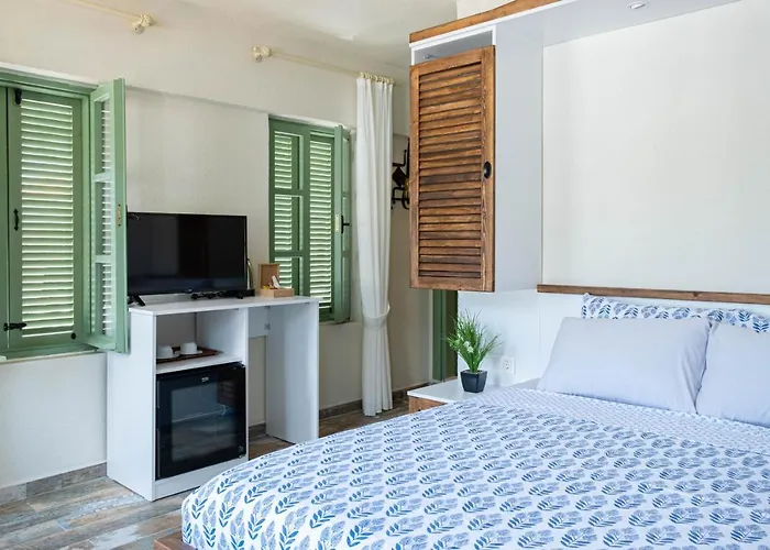 Rain And Food מלון