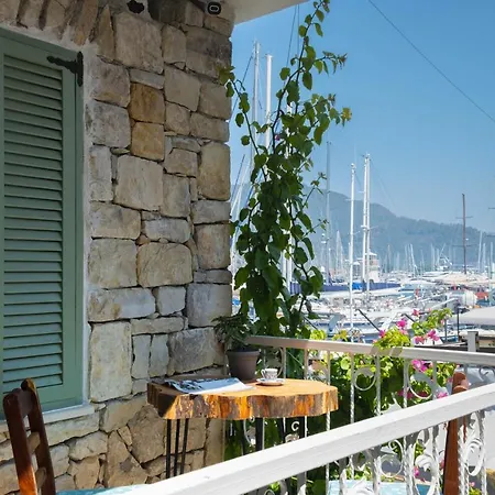 Rain And Food 马尔马里斯