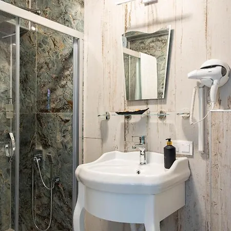 Rain And Food Marmaris